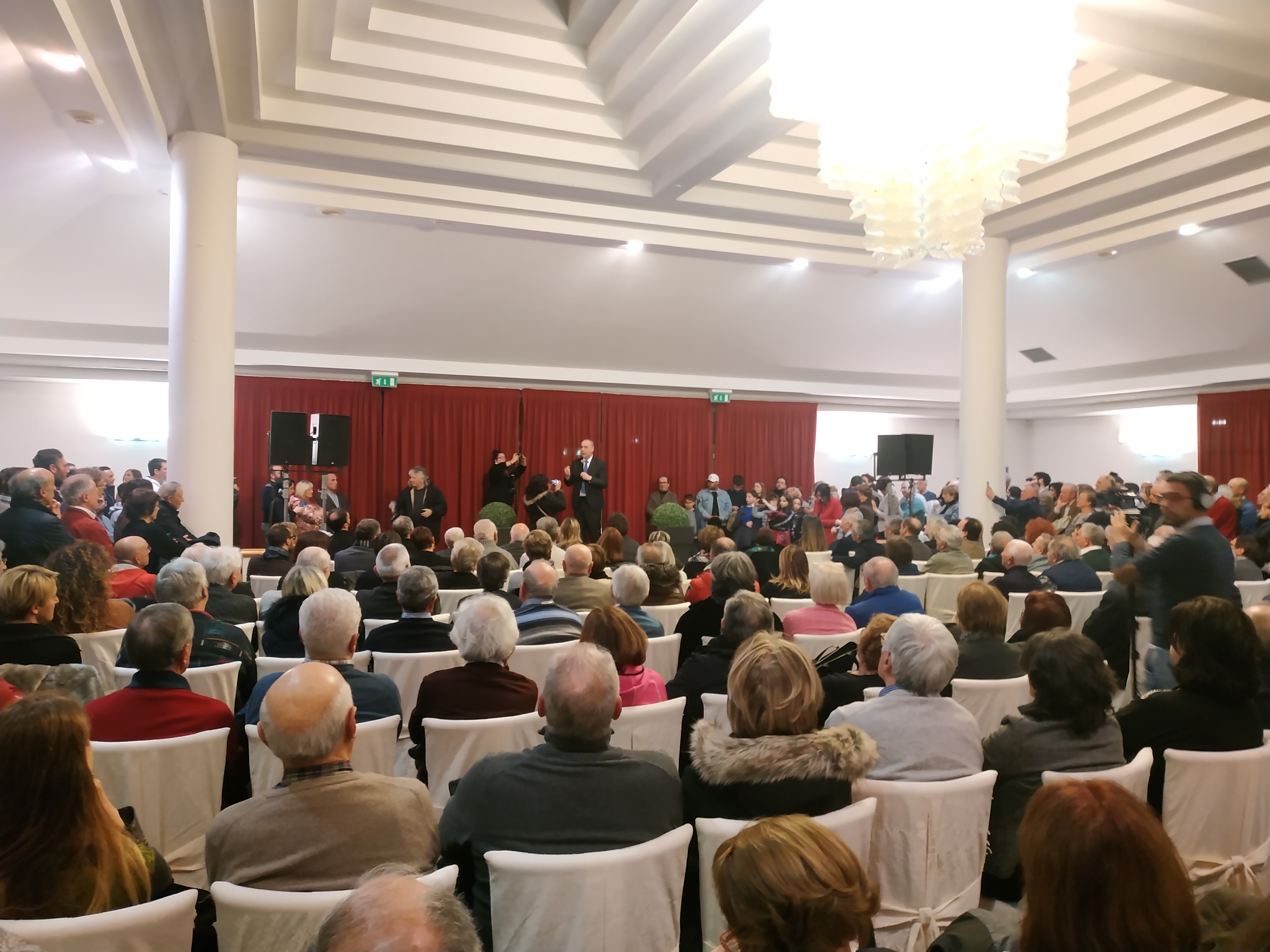 REGIONALI: LEGNINI, ”LA PARTITA E’ APERTA, NOI I PIU’ CREDIBILI E 95% DEI CANDIDATI E’ NUOVO”