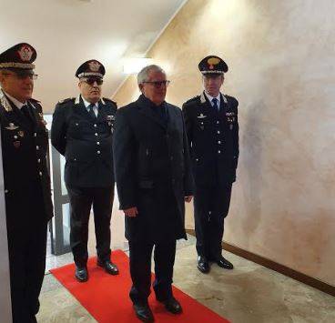 L’AQUILA: IL SALUTO DELL’ASSESSORE LIRIS AL PREFETTO GIUSEPPE LINARDI