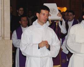 DALLA DIVISA ALL’ABITO TALARE, CARABINIERE DIVENTA SACERDOTE