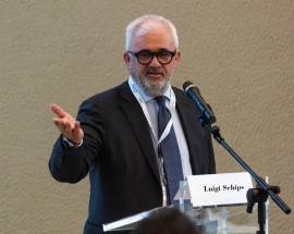 ASL CHIETI: IL DIRETTORE DI UROLOGIA LUIGI SCHIPS PREMIATO A MILANO