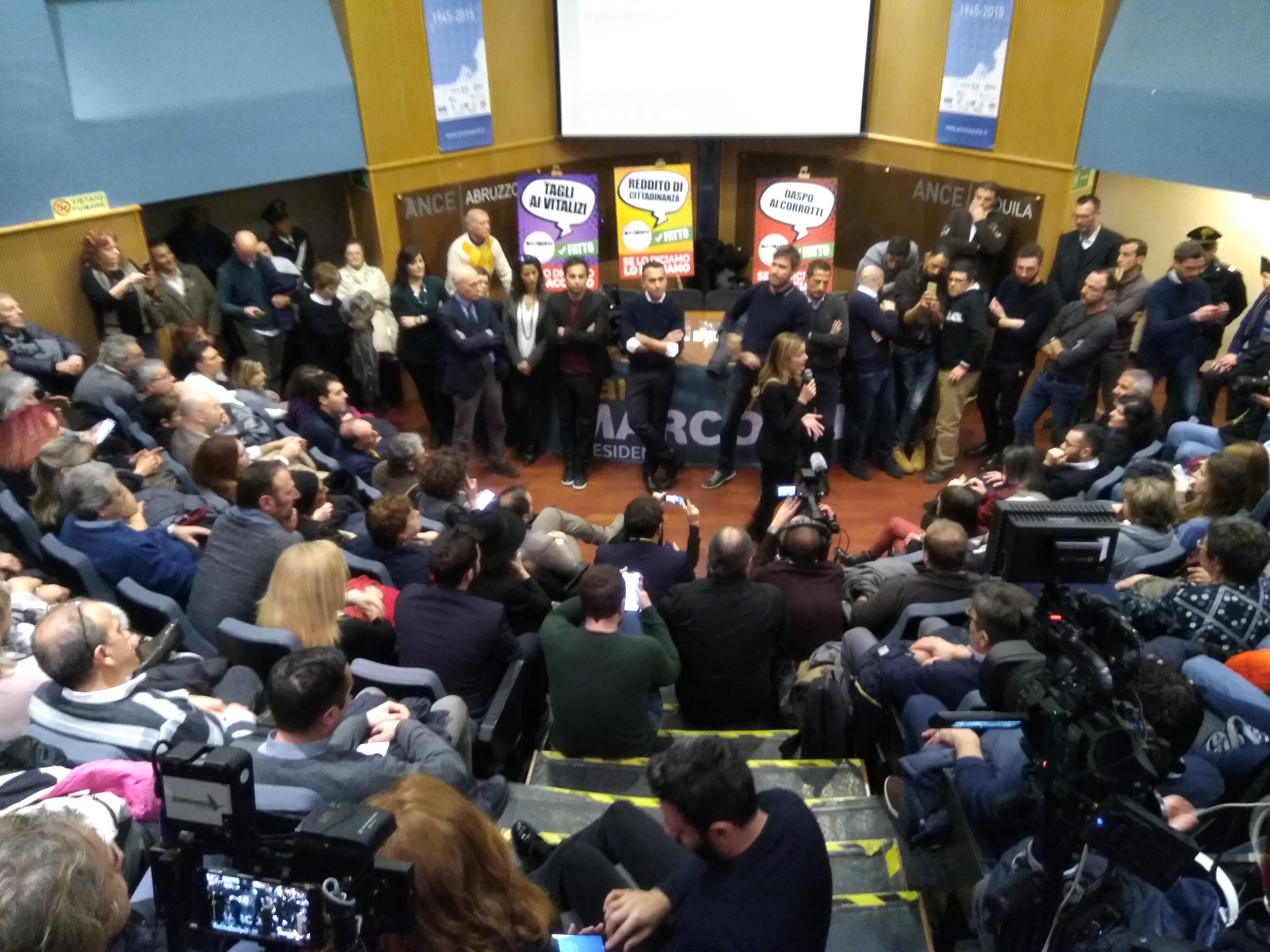 REGIONALI: DI BATTISTA, ”PD PARTITO PEGGIORE DELLA STORIA, DEVE SPARIRE”