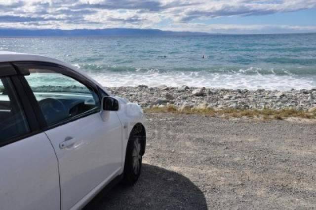 DISAVVENTURA ROMANTICA: CON L’AUTO SULLA SPIAGGIA COPPIA RESTA IMPANTANATA, ARRIVANO I VIGILI DEL FUOCO