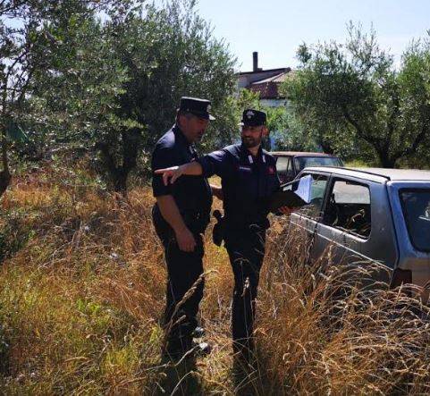 TERAMO: DENUNCIA PER MANUFATTI ABUSIVI E AUTO ABBANDONATE