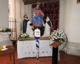 L’AQUILA: PARROCCHIA SANTA MARIA PAGANICA CELEBRA VERGINE ROSARIO SENZA CHIESA