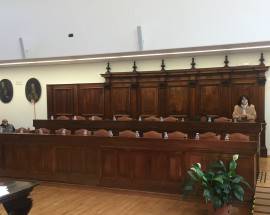 L’AQUILA: MAGGIORANZA DISERTA CONSIGLIO, OPPOSIZIONE OCCUPA L’AULA, CRISI AL COMUNE