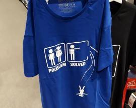 FEMMINICIDIO: POLEMICA SU MAGLIETTA IN VENDITA A CARREFOUR, ”RITIRO IMMEDIATO”