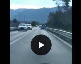 L’AQUILA: HA MALORE ALLA GUIDA E DISTRUGGE L’AUTO, RIPRESO DA UN CITTADINO, VIDEO VIRALE