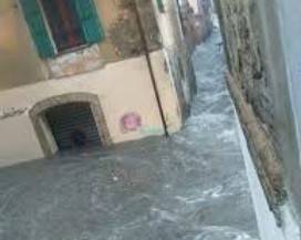 MALTEMPO: IN ABRUZZO ALLAGAMENTI E DISAGI, ALLERTA ANCHE PER DOMANI