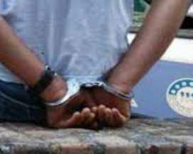 AVEZZANO: ARMATO DI ASCIA PER COLPIRE CONNAZIONALE, ARRESTATO