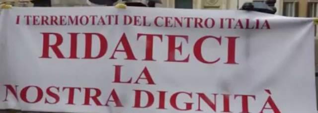TERREMOTATI IN PIAZZA A ROMA: ”BASTA PASSERELLE, RICOSTRUIRE SUBITO”