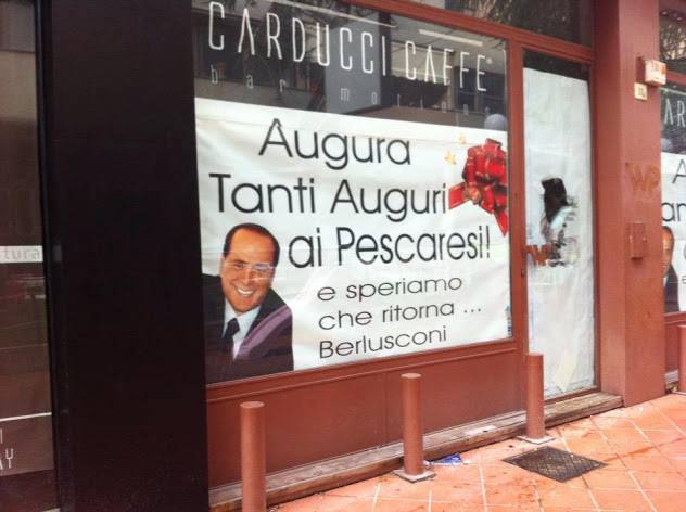 PESCARA: SINGOLARI AUGURI AL BAR, ”SPERIAMO RITORNI BERLUSCONI”
