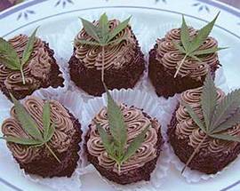 SCAPOLATA CON TORTA ALLA MARIJUANA: TRE IN OSPEDALE, FUTURO SPOSO ARRESTATO