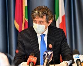 CORONAVIRUS: MARSILIO, ”CHI GETTA FANGO SI SCIACQUI LA BOCCA”