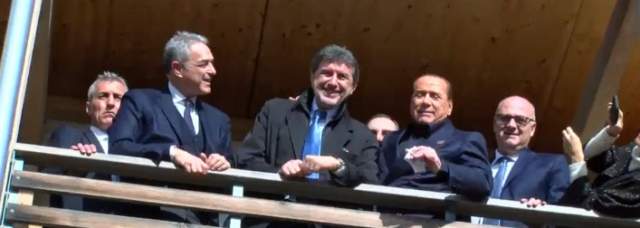 REGIONALI: BERLUSCONI A L’AQUILA, ”SONO COMMOSSO, NON DIMENTICHERO’ QUEI GIORNI”