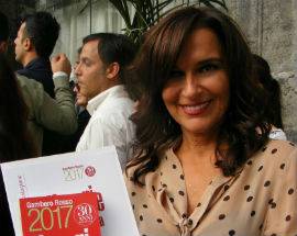 LA PIZZA DI MARZIA DA L’AQUILA A NAPOLI: IL GAMBERO ROSSO LA PREMIA, E’ LA PRIMA DONNA