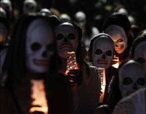 TENTANO RAPINA MASCHERATI PER HALLOWEEN: LADRI MESSI IN FUGA DAL TITOLARE A MONTESILVANO