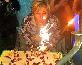 50 ANNI DI MATILDE ALBANI, PARTY TRA POLITICA, GIORNALISMO E KARAOKE