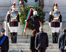 2 GIUGNO: MATTARELLA ALL’ALTARE DELLA PATRIA, ”CRISI ESIGE UNITA”’