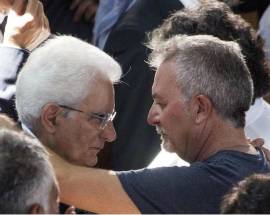 SISMA CENTRO ITALIA: FUNERALI ASCOLI, MATTARELLA DONA BAMBOLA A GIORGIA