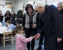 MATTARELLA AI BAMBINI DI AMATRICE, ”ABBIATE FIDUCIA NEL FUTURO, NON ABBASSEREMO MAI L’IMPEGNO”