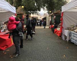 L’AQUILA: AL VIA IL MERCATINO DI NATALE A PAGANICA, ADDOBBI E STREET FOOD