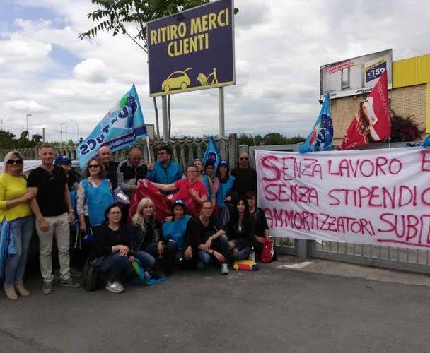 MERCATONE UNO: BICICLETTATE E PRESIDI, PROSEGUE LOTTA DEI 150 LAVORATORI ABRUZZESI LICENZIATI
