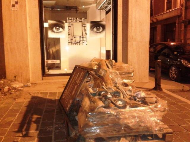 L’AQUILA: ARTE IN CENTRO TRA MACERIE E SPORCIZIA