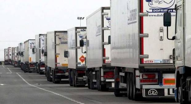 VIABILITA’: TRATTO AUTOSTRADA A24 CHIUSO A MEZZI PESANTI PER LAVORI