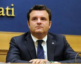 SISMA: PEPE E MINISTRO CENTINAIO VISITANO AZIENDA TERREMOTATA A ISOLA GRAN SASSO