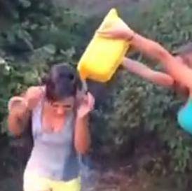 ”ICE BUCKET CHALLENGE”: ANCHE PER SIMONA MOLINARI LA SECCHIATA DI SOLIDARIETA’