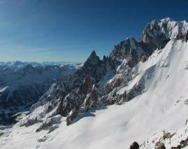ALPINISTA DI LORETO APRUTINO MUORE SU MONTE BIANCO CADUTO SU VERSANTE FRANCESE PER OLTRE CENTO METRI