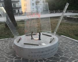 LANCIANO: IMBRATTATO MONUMENTO MARTIRI DELLE FOIBE, CASAPOUND, ”SOLITI VANDALI, NOTO DEGRADO”