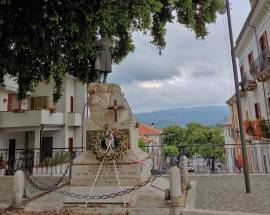 TOCCO DA CASAURIA, CASAPOUND CONTRO SINDACO ”NEMICO DEL TRICOLORE”