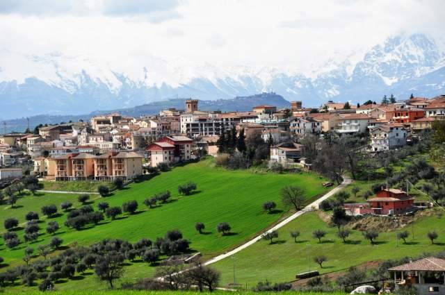 SICUREZZA SISMICA: A MOSCIANO SANT’ANGELO SLITTA RIAPERTURA SCUOLE