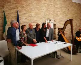 MOSCUFO: AL ”FRANTOIO DELLE IDEE” L’AUTUNNO SBOCCIA CON ”MUSICA E POESIA”