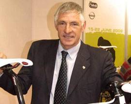CICLISMO: PREMIO MASCIARELLI ASSEGNATO A FRANCESCO MOSER
