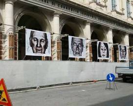 L’AQUILA: SMONTATA MOSTRA FOTOGRAFICA DI GRILLO, AL SUO POSTO NUOVE FOTO
