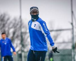 CALCIO: MUNTARI LASCIA IL CAMPO DA SOLO, ZEMAN ”E’ STATO PER BUU RAZZISTI”