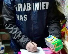 BLITZ NAS IN NEGOZI CINESI: SEQUESTRATI LUMINARIE E GIOCATTOLI