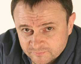 SANT’OMERO: FESTIVAL DEL TEATRO COMICO, RISATE ASSICURARE CON NATALINO BALASSO