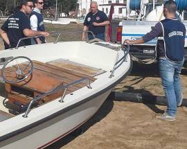 NATANTI ABBANDONATI IN SPIAGGIA SCATTANO SEQUESTRI A VASTO
