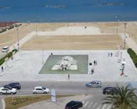 PESCARA: PULIZIA STRAORDINARIA SPIAGGIA LIBERA DIETRO NAVE DI CASCELLA