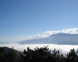 L’AQUILA NELLA FITTA NEBBIA L’ESPERTO VISCONTI, ”CAUSATA DALL’INVERSIONE TERMICA”