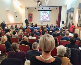 FEMMINICIDIO: A NERETO IL PD E LE DEMOCRATICHE CHIEDONO IMPEGNO REGIONE PER CONTRIBUTO A ORFANI