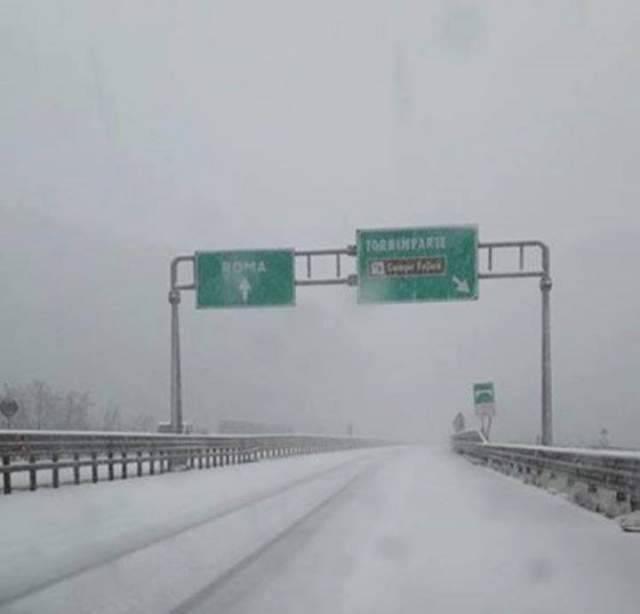 MALTEMPO: NEVE SULLE AUTOSTRADE ABRUZZESI PER LE PROSSIME 48 ORE
