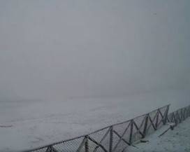 NEVICA A CAMPO IMPERATORE, 0,5 GRADI A QUOTA 2.100 METRI SU GRAN SASSO