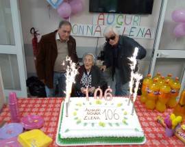 FESTA ALLA RSA INI DI CANISTRO: NONNA ELENA COMPIE 106 ANNI, ”E’ MOLTO ATTIVA E CHIAMA TUTTI ‘AMORE”’