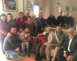 GRANDE FESTA PER I 100 ANNI DI NONNA ULDERICA