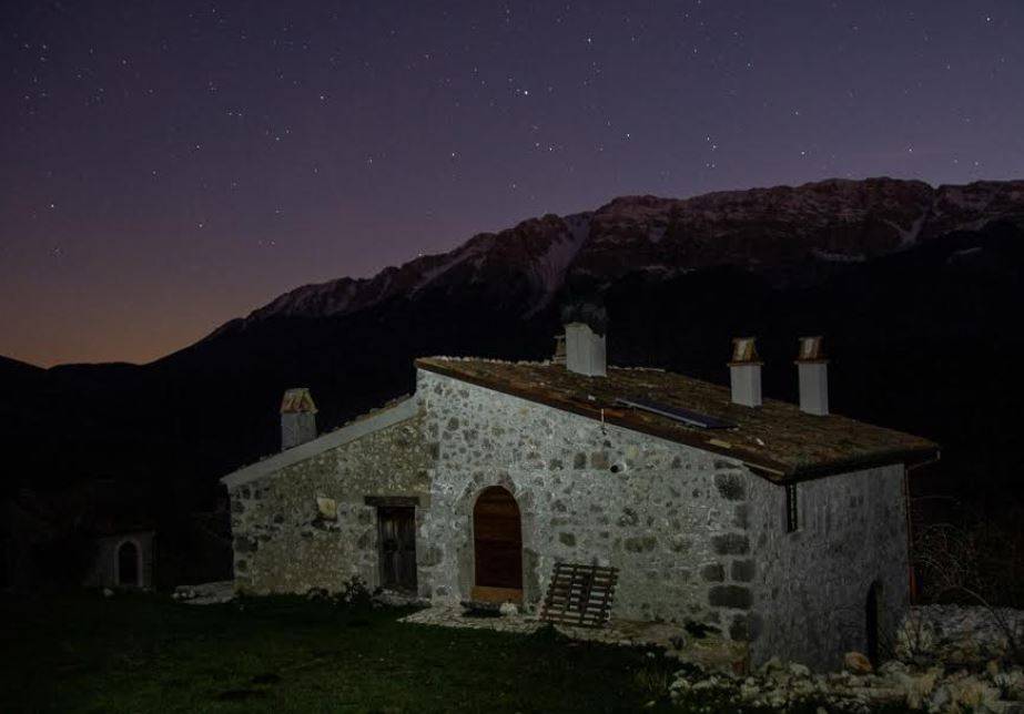 FESTA DELLA DONNA: CAMMINARE AI PIEDI DEL MONTE  SIRENTE E NOTTE STELLATA ALLE PAGLIARE DI TIONE