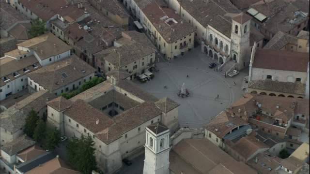 TERREMOTO CENTRO ITALIA: DANNI A BASILICA E ANTICHE MURA DI NORCIA
